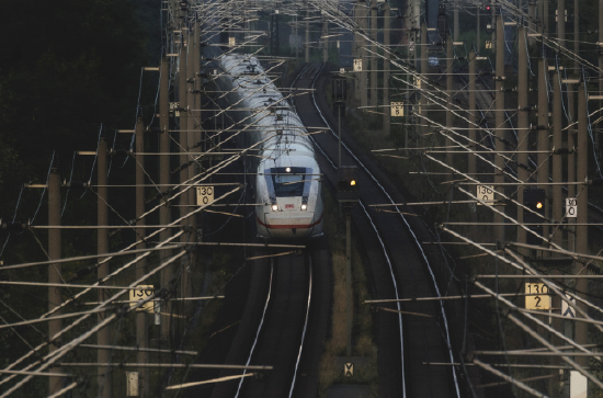 百年信号系统阻碍德国AI列车落地