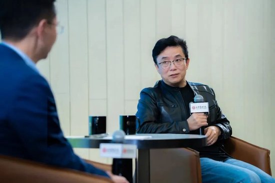 北大光华院长田轩对话摩尔线程创始人张建中：做难而正确的事